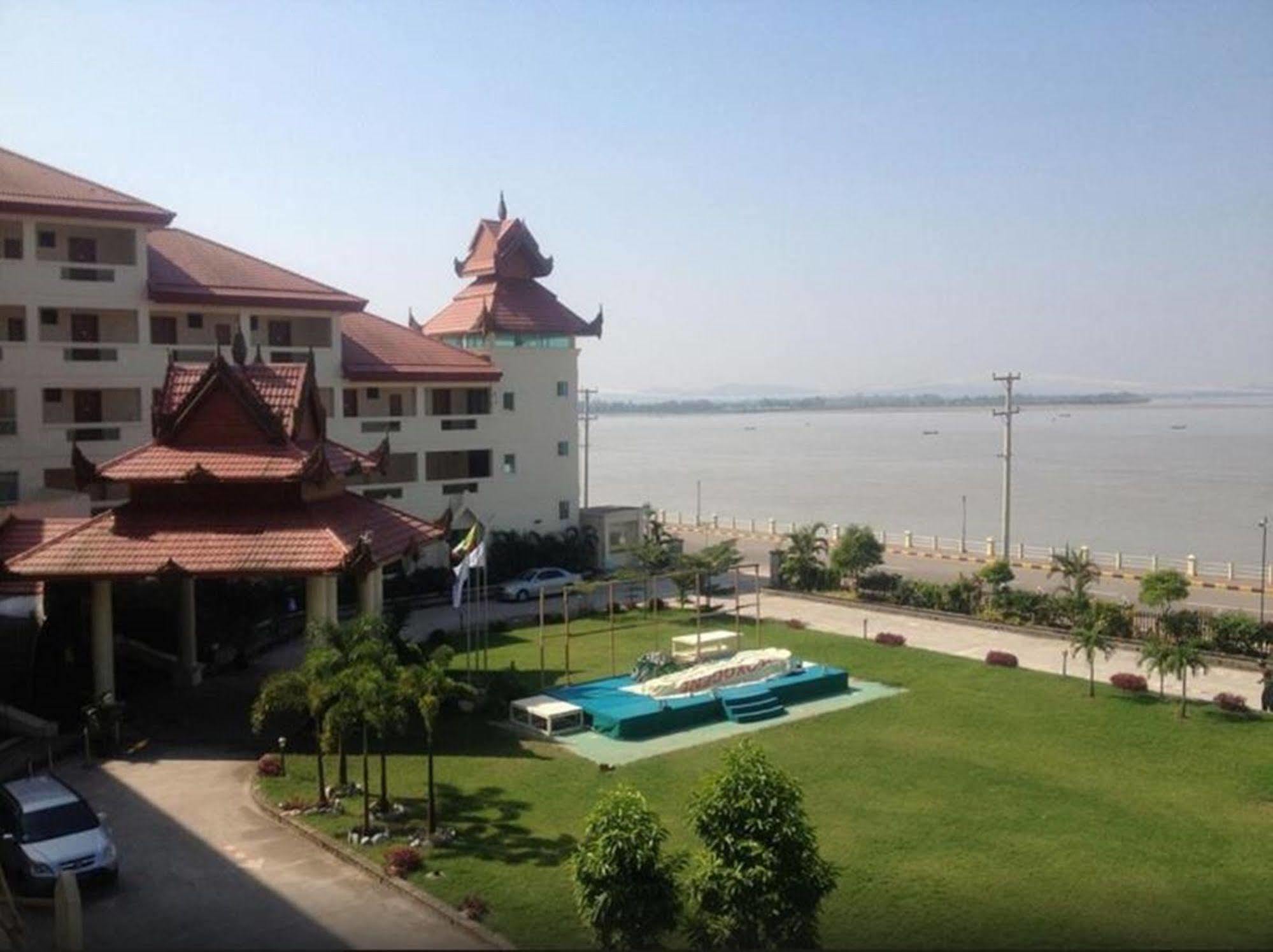 Strand Hotel Mawlamyine